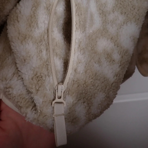 All in Motion Women's Sherpa Cropped Jacket - Beige and white leopard size XXL - Picture 10 of 10
